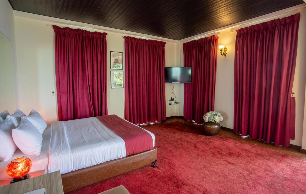 เดอะ วินด์ คาสเซิล Hotel นูวาราเอลิยา ภายนอก รูปภาพ