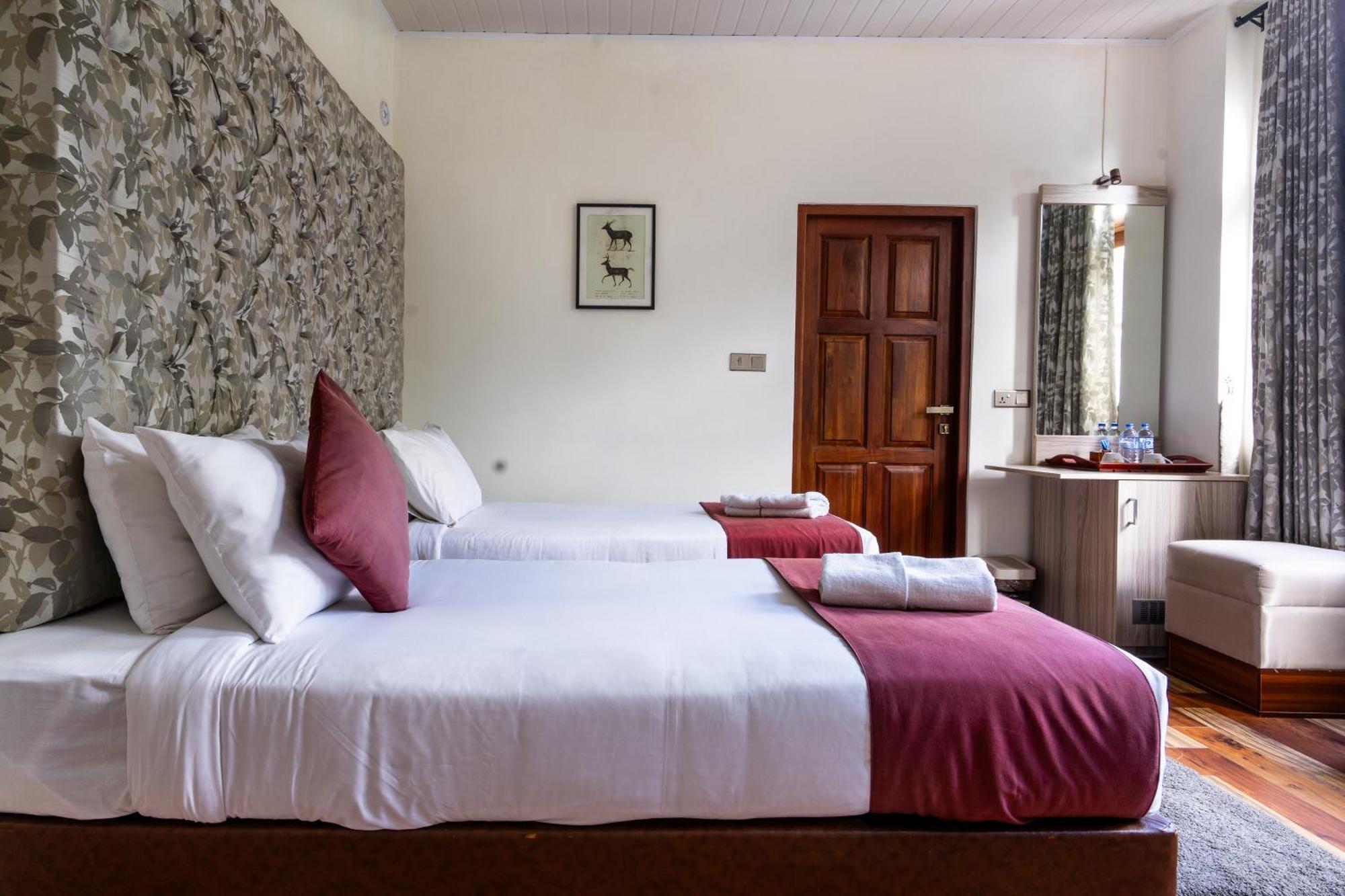 เดอะ วินด์ คาสเซิล Hotel นูวาราเอลิยา ภายนอก รูปภาพ