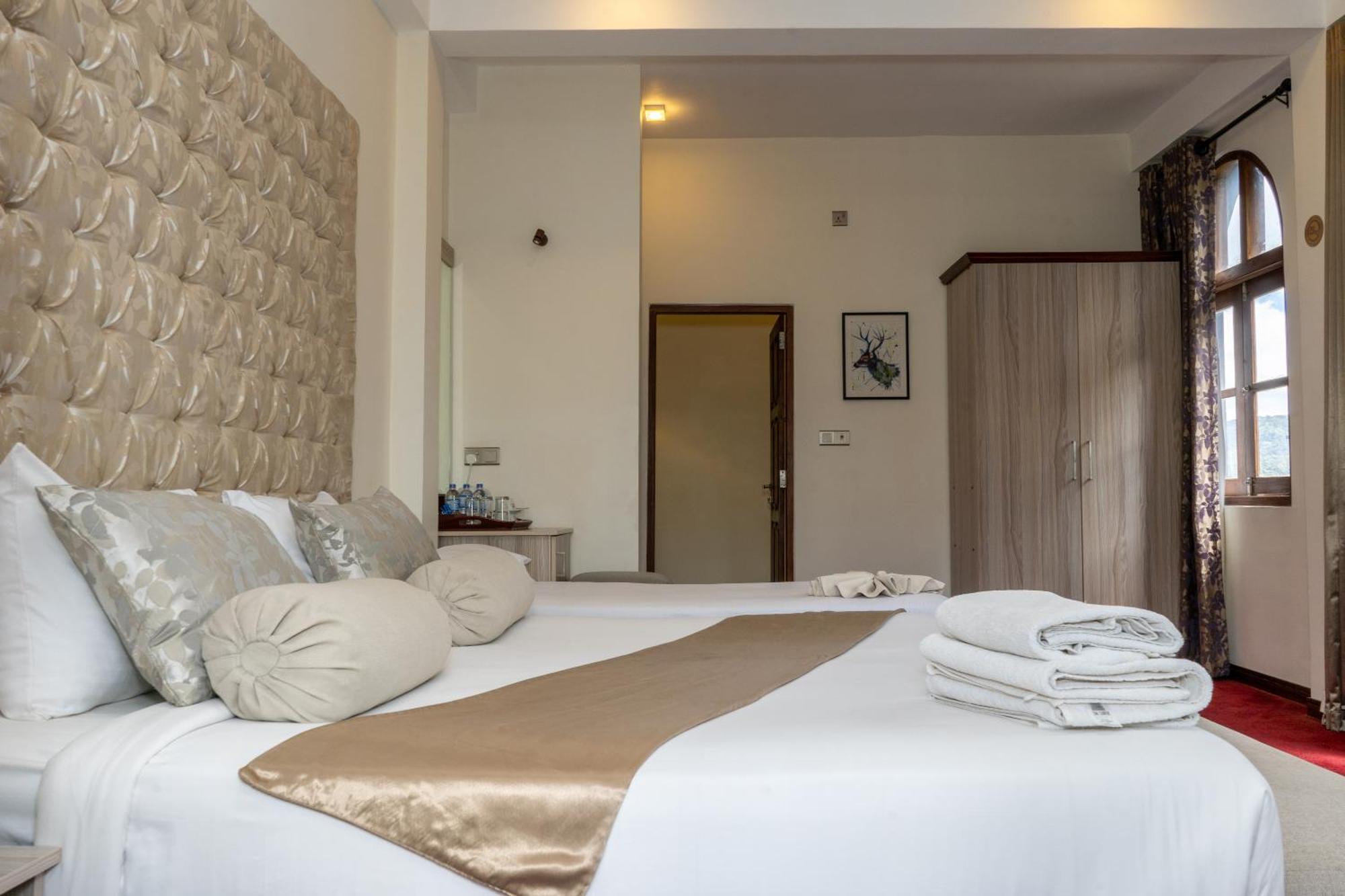 เดอะ วินด์ คาสเซิล Hotel นูวาราเอลิยา ภายนอก รูปภาพ