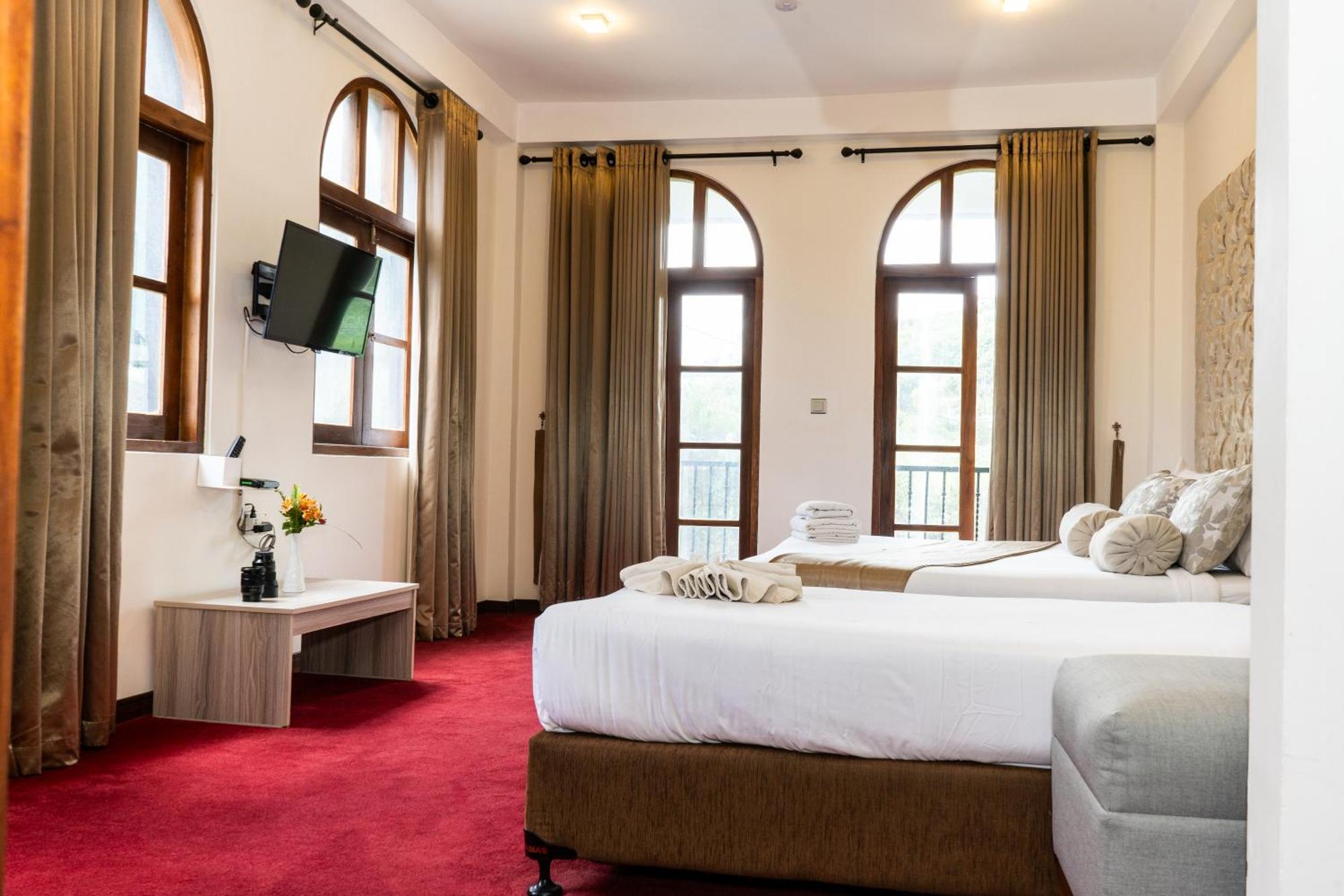 เดอะ วินด์ คาสเซิล Hotel นูวาราเอลิยา ภายนอก รูปภาพ