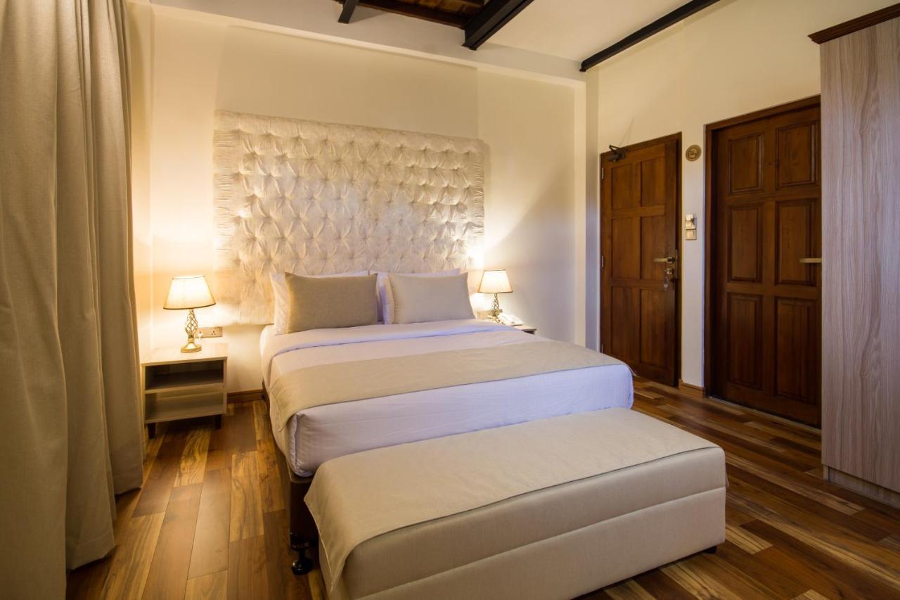 เดอะ วินด์ คาสเซิล Hotel นูวาราเอลิยา ภายนอก รูปภาพ